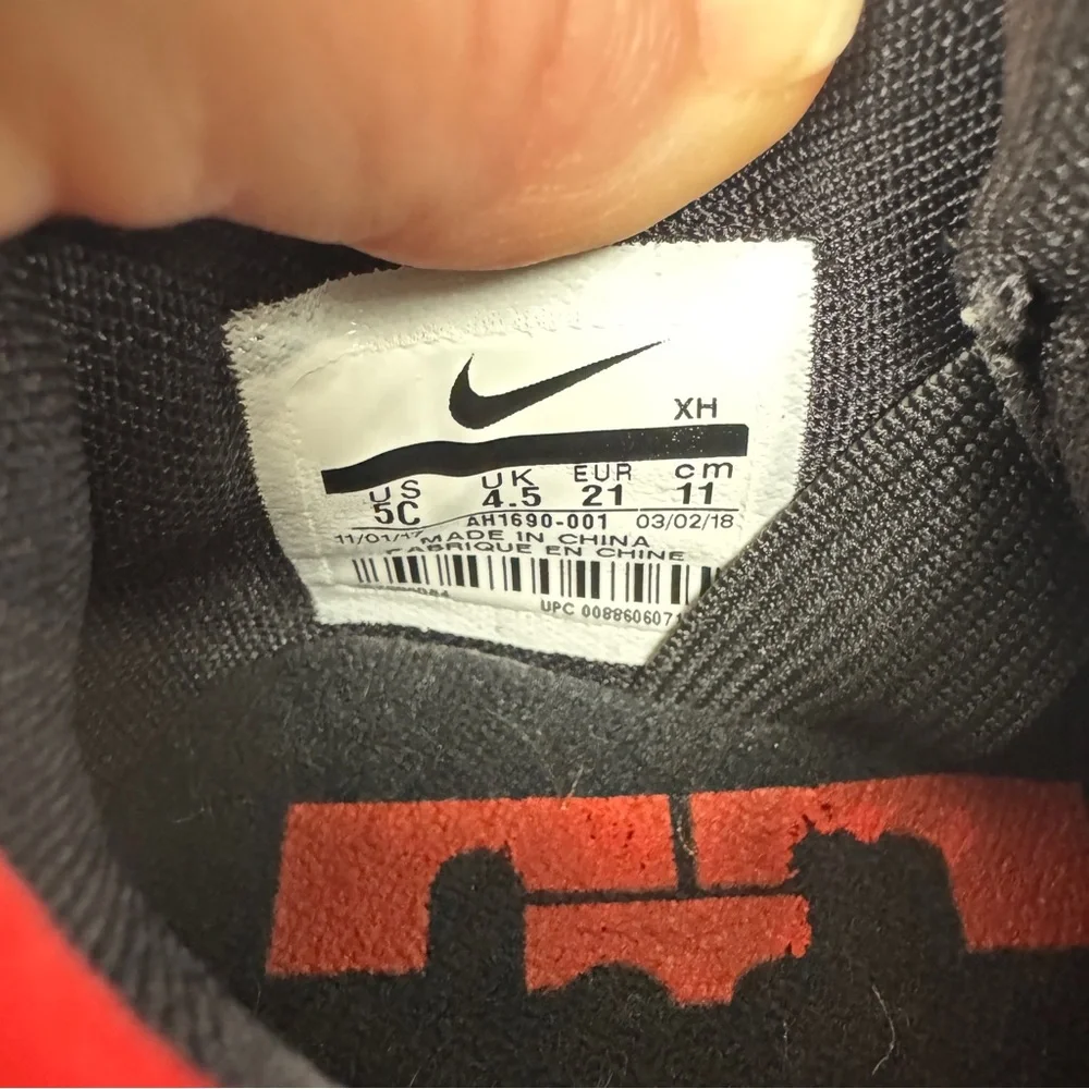 Nike lebron soldier